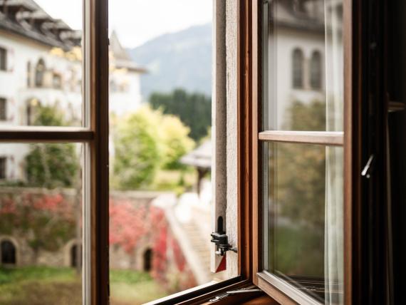 Midweek Escape (4=3)