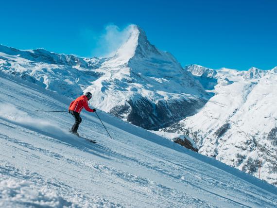 Cervinia, l’ultima neve. Spring on the slopes.