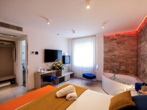Deluxe Boutique con vasca Jacuzzi in camera