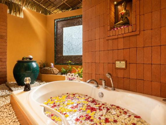 Jacuzzi Spa bath in Superior Jacuzzi Villa