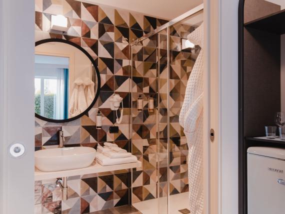 Elegance Room / Elegance Bay Room