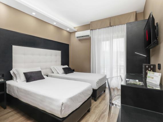 Camera con due letti singoli al Reggia Suite Spa Hotel