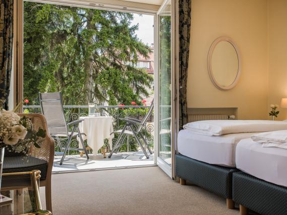 Hotel Adria room with balcony and tree view