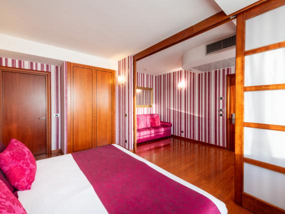 Bagno moderno con vasca idromassaggio al Montresor Hotel Palace Verona