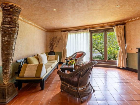 Royal Jacuzzi Villa Garden