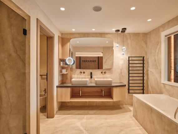 Royal Wellness-Suite