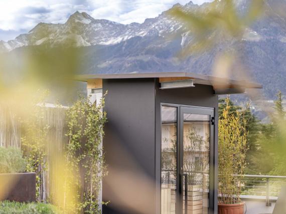 Hotel Mignon Meran Park & Spa mit Bergblick und Gartenbereich