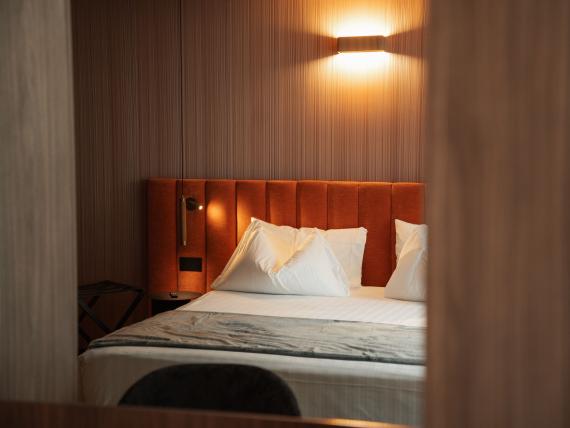 LOVE ROOM