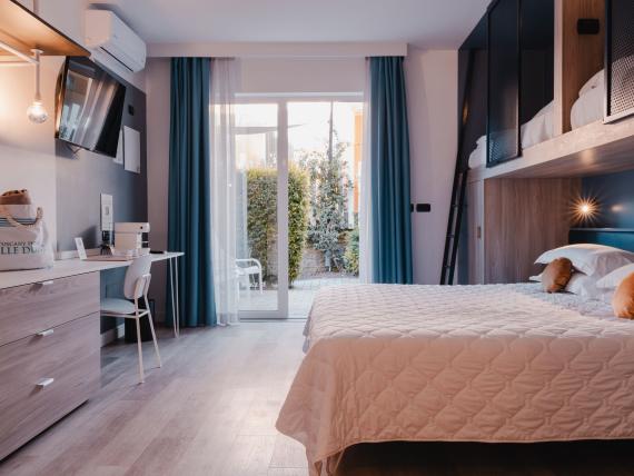 Elegance Room / Elegance Bay Room