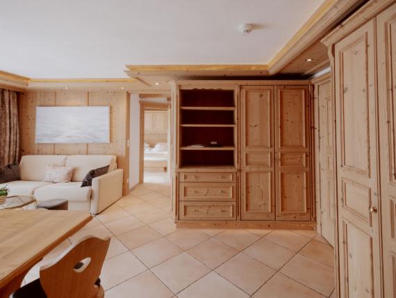 Apartment Top 6
