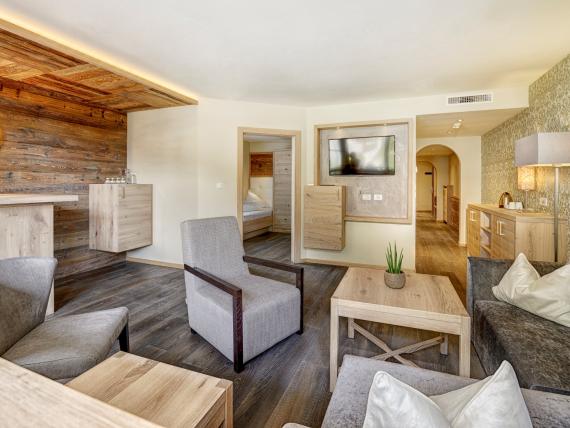 Top Suite