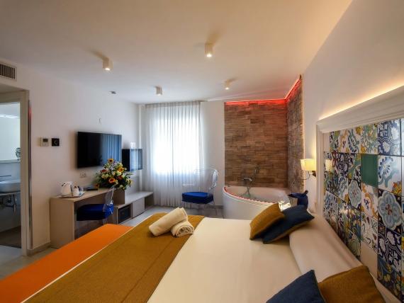 Deluxe Boutique con vasca Jacuzzi in camera