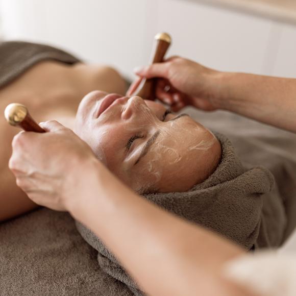 FACIAL Q – LUXURY