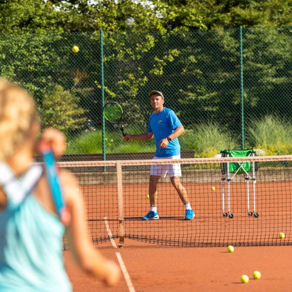 INDIVIDUAL TENNIS LESSONS