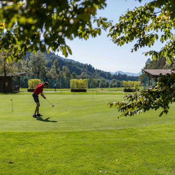 JUGENDGOLFKURS (12-16 JAHRE)