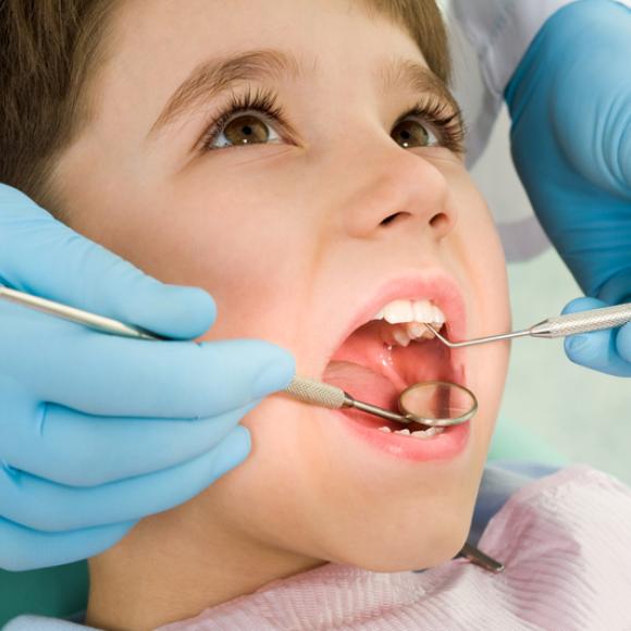 PROFILASSI DENTALE PER BAMBINI E ADOLESCENTI