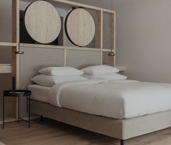 Garden suite connected to nature