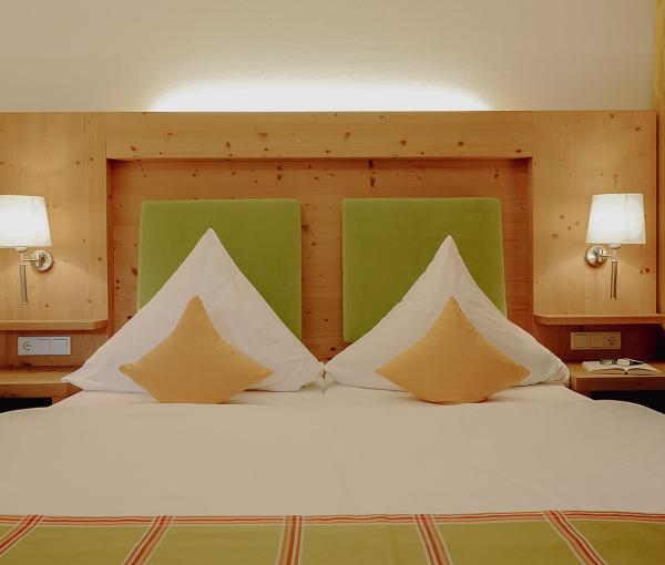 Hotel suite with lounge 