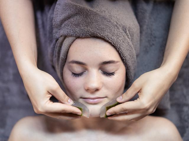 Kosmetikerin & Masseurin (m/w/d)