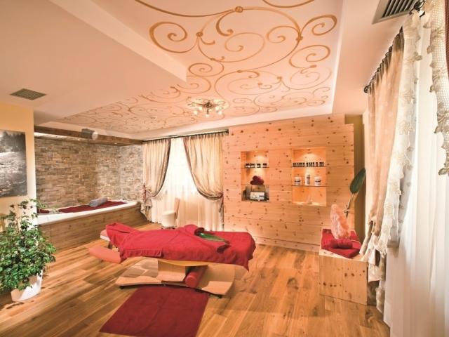 SPA collaboratrice/tore per cosmetica e massaggi
