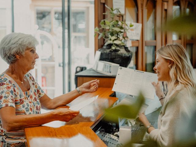 Rezeptionsmitarbeiter (m/w/d)