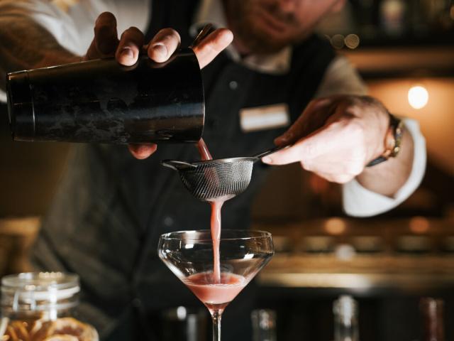 Barman | Barmaid ab Mai (m/w/d)