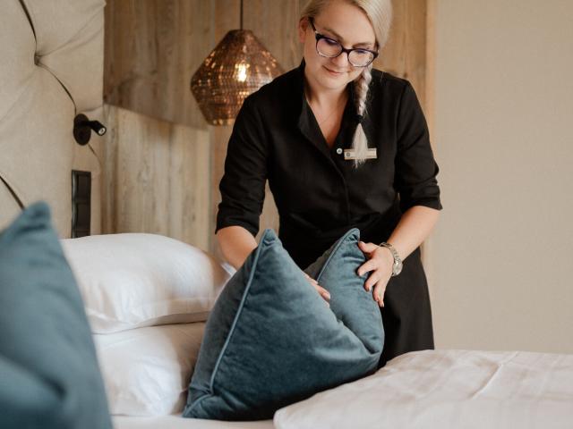 Cameriera ai piani a partire da maggio