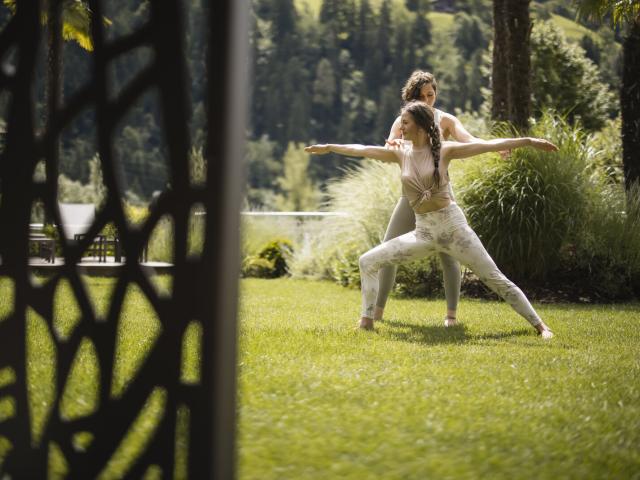 Yoga Trainer (m/w/d) mit Fitness-Kompetenz