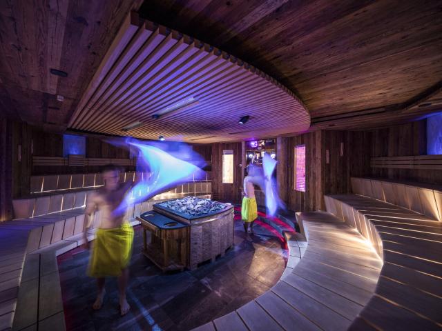 Fitnesstrainer/Saunameister (m/w/d) (mit Yoga-Kenntnissen)