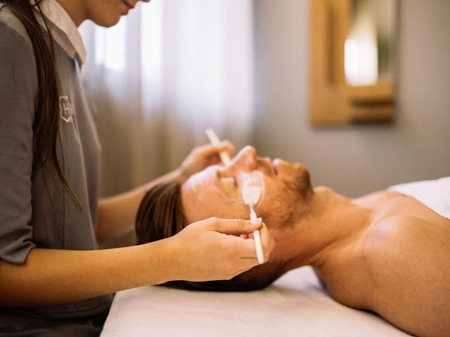 Estetista e massaggiatrice (avviamento professionale) m/f/d