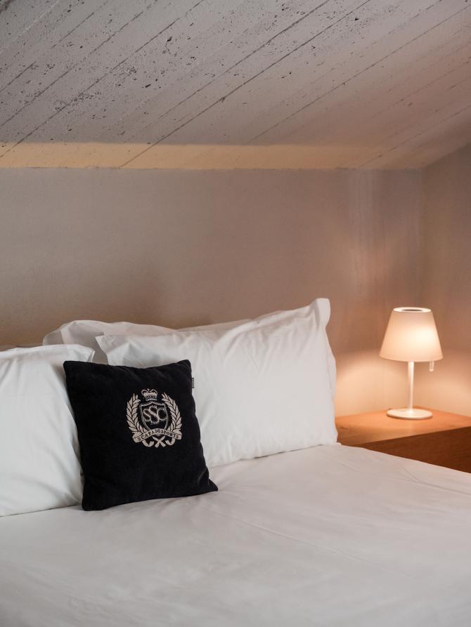 Loft (301)