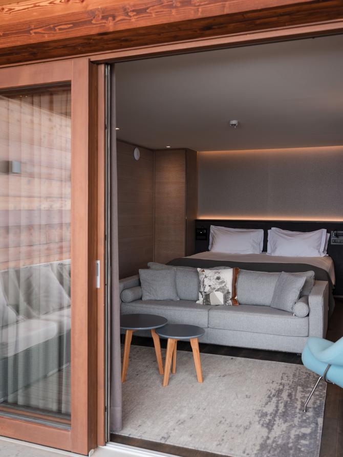 Igloo Room (403-404)