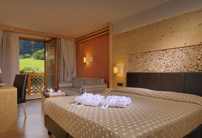 SUPERIOR ROOM