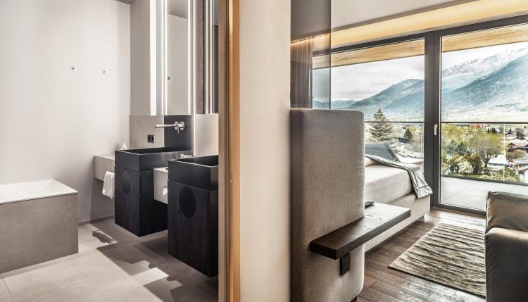 Superior Suite mountain view