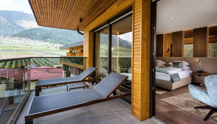 Romantic Suite mountain view