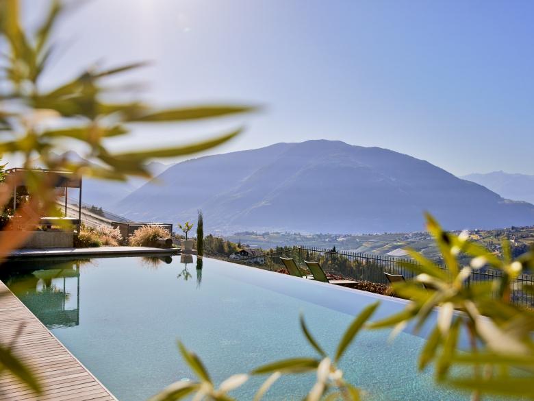 M(a)y Escape Days 8=6 & 4=3