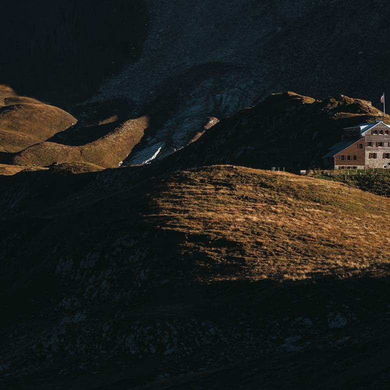 3 or 4 and 5 nights hiking autumn in Lech