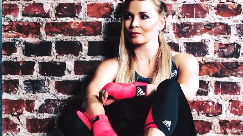 BOXTRAINING MIT POWER – MIT EX-BOXWELTMEISTERIN REGINA HALMICH