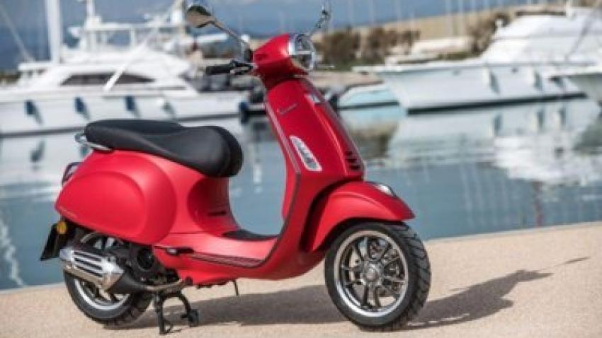 VERLEIH VESPA PRIMAVERA 125 ODER GTS 300