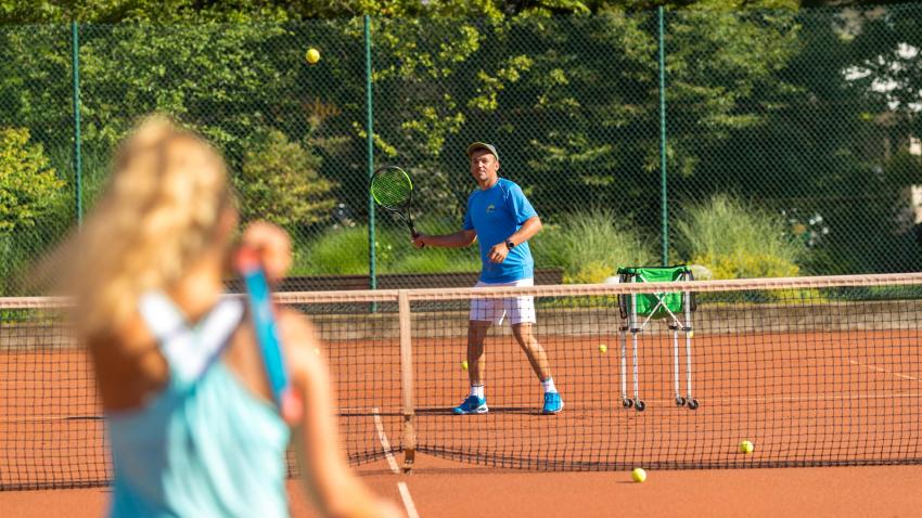 INDIVIDUAL TENNIS LESSONS