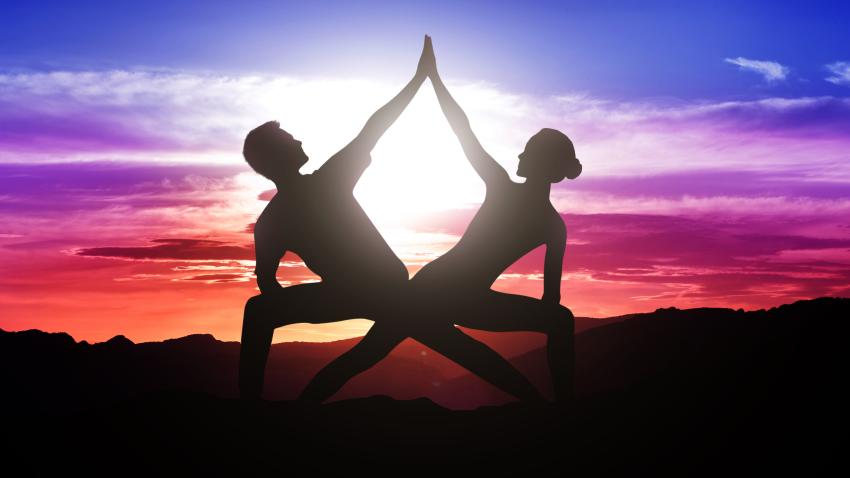 COUPLE YOGA