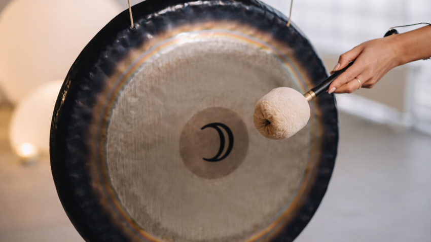 SOUND BATHING A LUME DI CANDELA