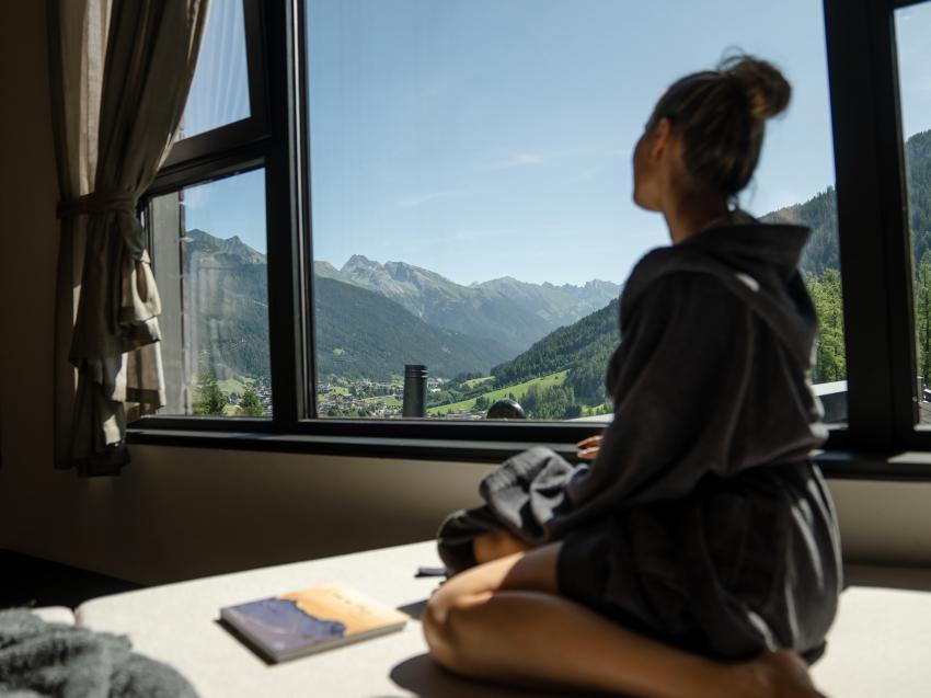 PRECIOUS SUMMER – STAY LONGER