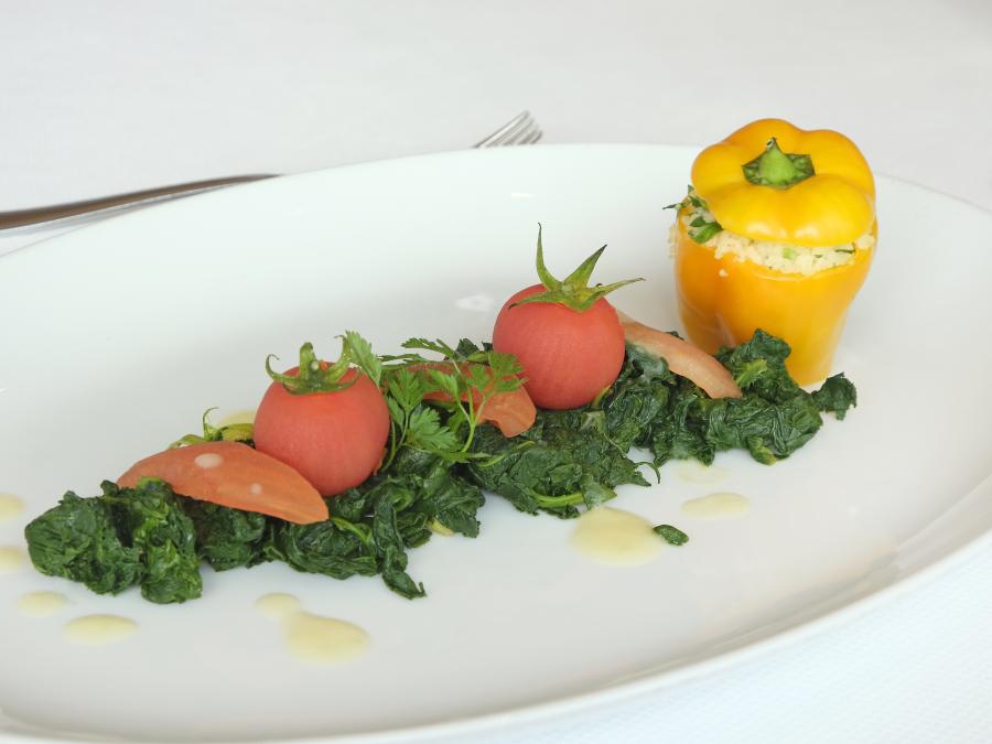 Schrothessen mit Mini-Paprika und Spinat